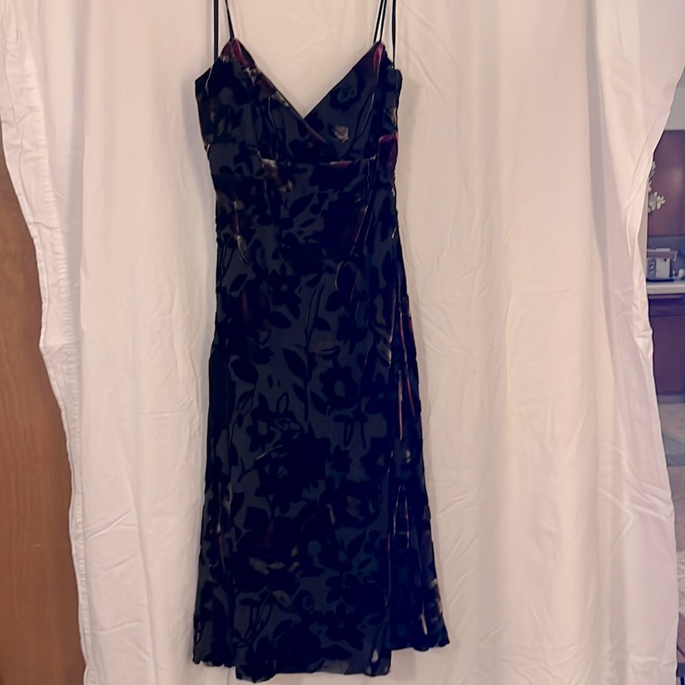 Velvet Strappy MIDI Dress